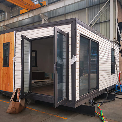 Flat pack container living homes bear great advantages